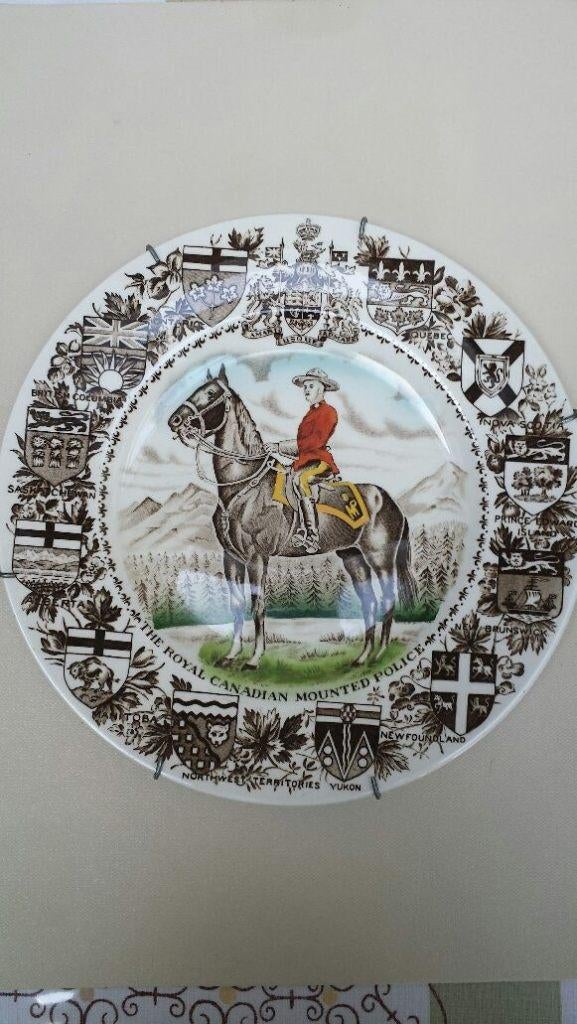 Wandbord ~ The Royal CANADIAN Mounted POLICE ~ Ø 25 cm, Ophalen of Verzenden, Overige soorten, Overige gebieden, Overige typen