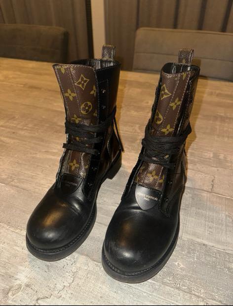 Louis Vuitton laarsjes maat 38, Kleding | Dames, Schoenen, Ophalen of Verzenden, Zo goed als nieuw, Zwart