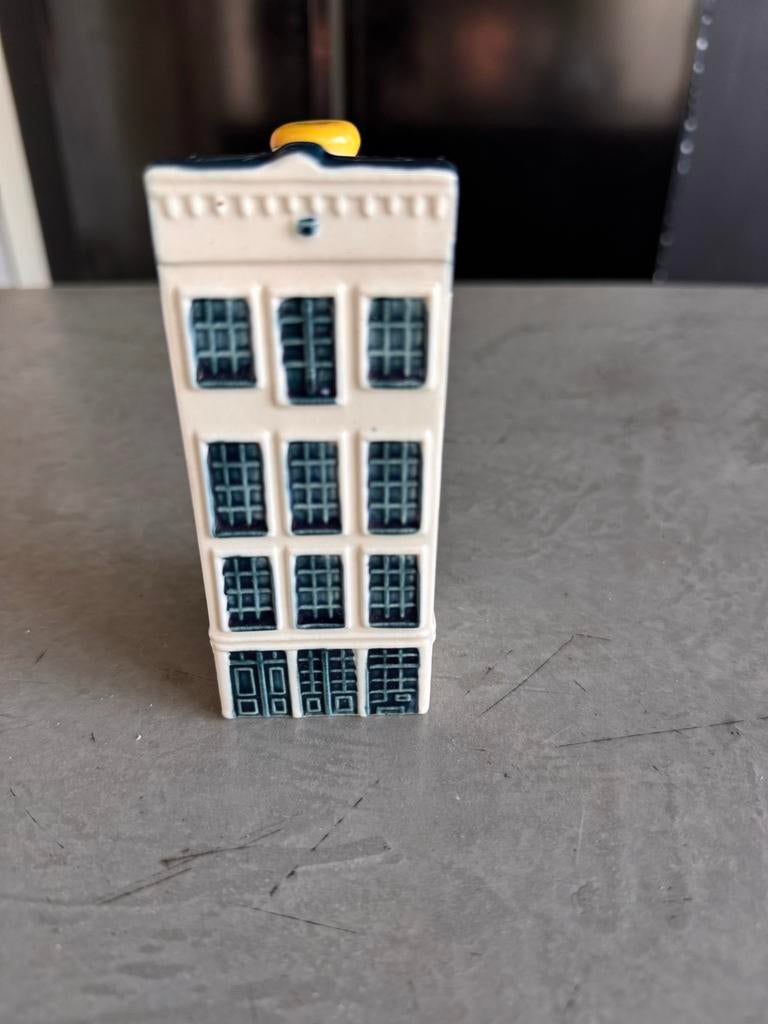 KLM Huisje nr. 47 - BOLS Jenever - Delfts Blauw, Verzamelen, KLM Huisjes, Ophalen of Verzenden, Zo goed als nieuw, 41 t/m 60, Gevuld