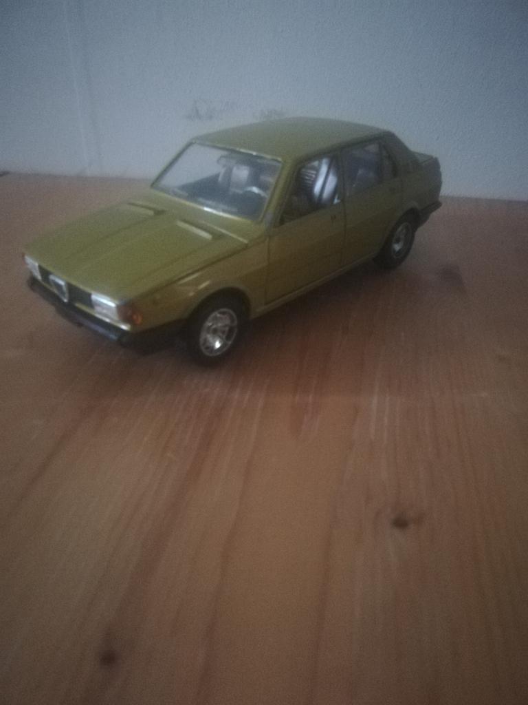 Alfa Romeo giulietta, Hobby en Vrije tijd, Modelauto's | Overige schalen, Gebruikt, Auto, Ophalen of Verzenden