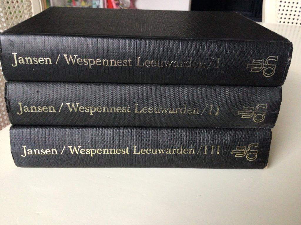 Wespennest Leeuwarden I, II en III., Ophalen of Verzenden, Zo goed als nieuw