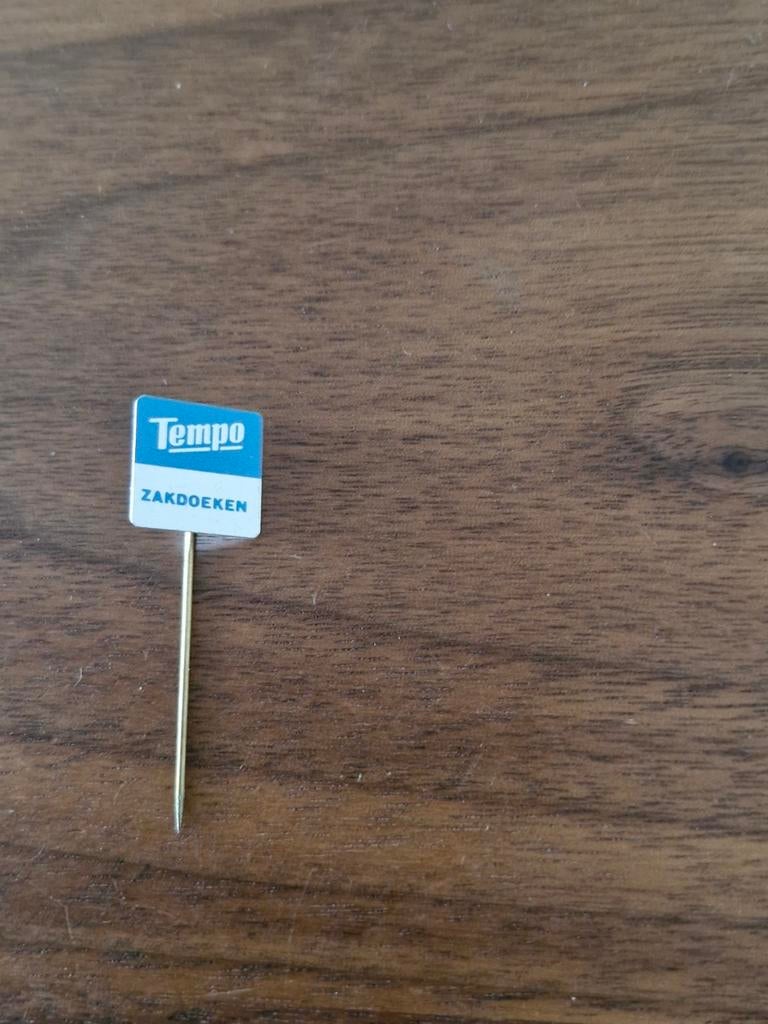 536 Vintage Tempo Zakdoeken Reclame Speldje, Verzamelen, Speldjes, Pins en Buttons, Ophalen of Verzenden, Gebruikt