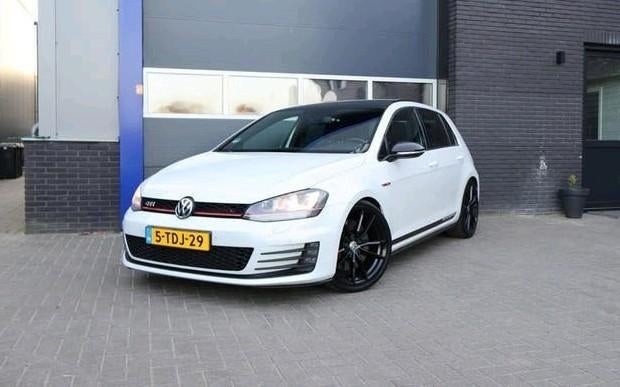 Volkswagen Golf 2.0 GTI Panodak I verlaagd I origineel NL, Auto's, Stof, 4 cilinders, 1984 cc, Lichtsensor