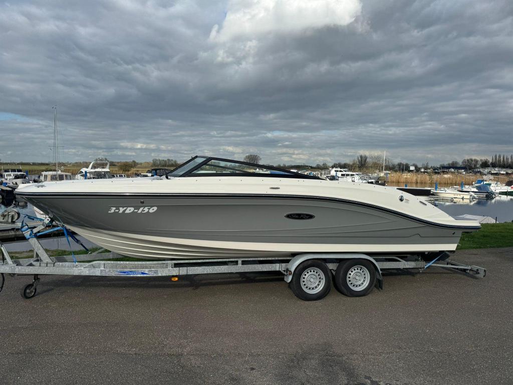Sea Ray SPX 230 / speedboot / bowrider, Zo goed als nieuw, Polyester, 6 meter of meer