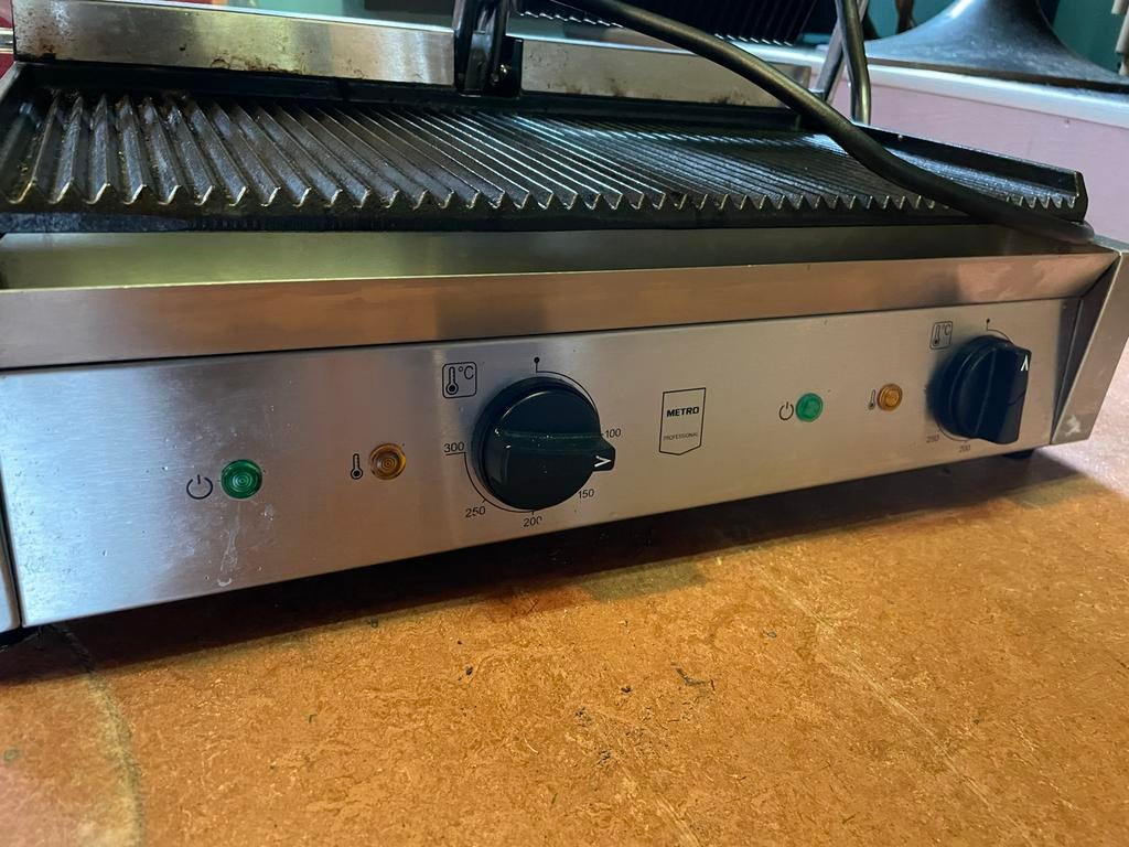 Contactgrill Metro dubbele, Ophalen, Zo goed als nieuw