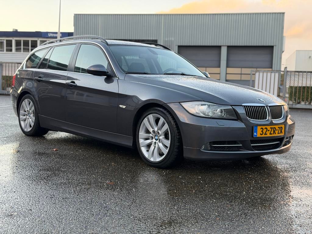 BMW 3-Serie 3.0L 335i Touring AUT 2008 Grijs | NAP, Auto's, BMW, Automaat, Euro 5, Stationwagon, Grijs