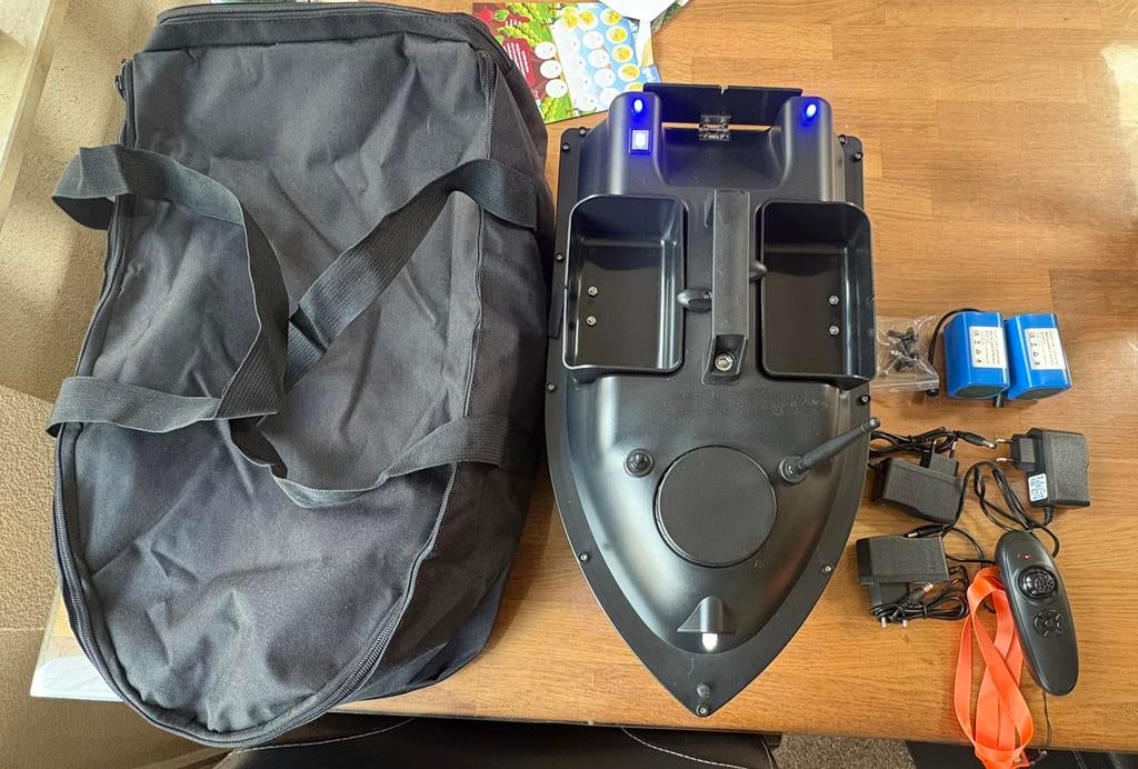 Voerboot Topstaat! ( overcompleet), Watersport en Boten, Hengelsport | Karpervissen, Ophalen of Verzenden, Zo goed als nieuw