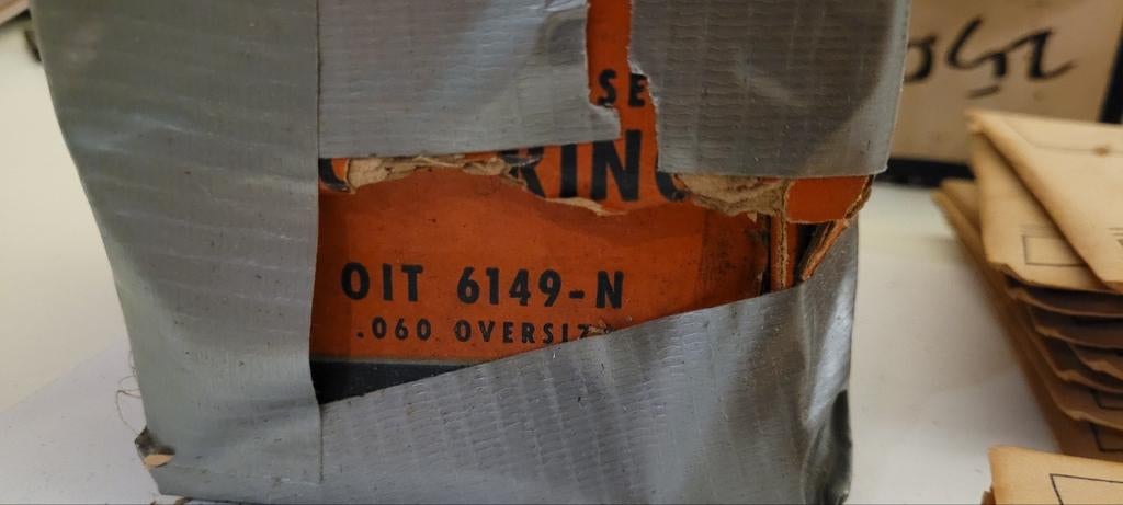 NOS/NORS Ford Flathead zuigerveren 0.060 oversize, Ophalen of Verzenden, Nieuw, Ford