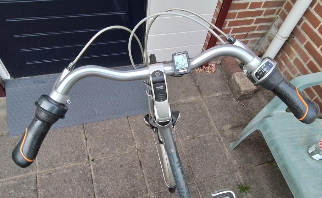 Damesfiets, Gazelle, in prima staat., Ophalen, Versnellingen, 56 cm of meer, Zo goed als nieuw