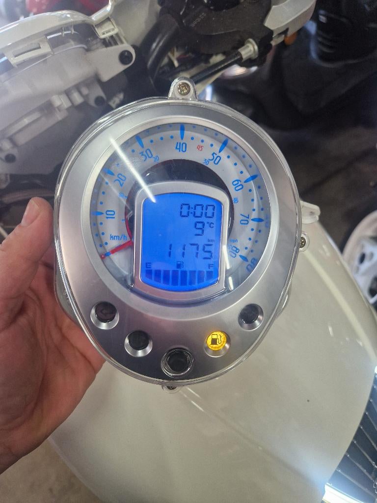 km teller peugeot django , carburateur model 1175 km !!, Fietsen en Brommers, Brommeronderdelen | Scooters, Gebruikt, Peugeot