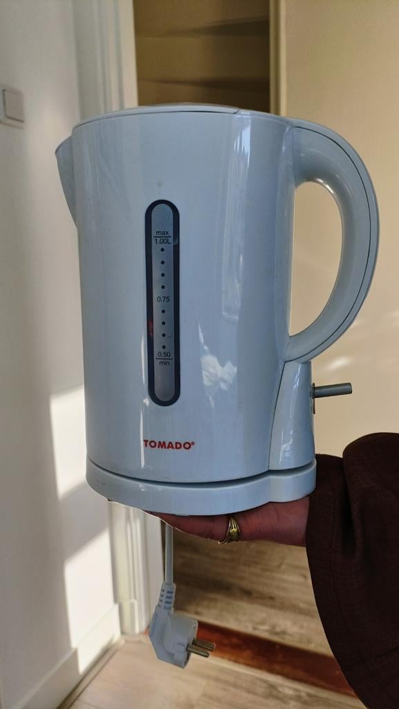 Tomado Kampeer Waterkoker - Compact en Handig!, Witgoed en Apparatuur, Waterkokers, Gebruikt, 1 tot 2 liter, Draadloos, Ophalen of Verzenden