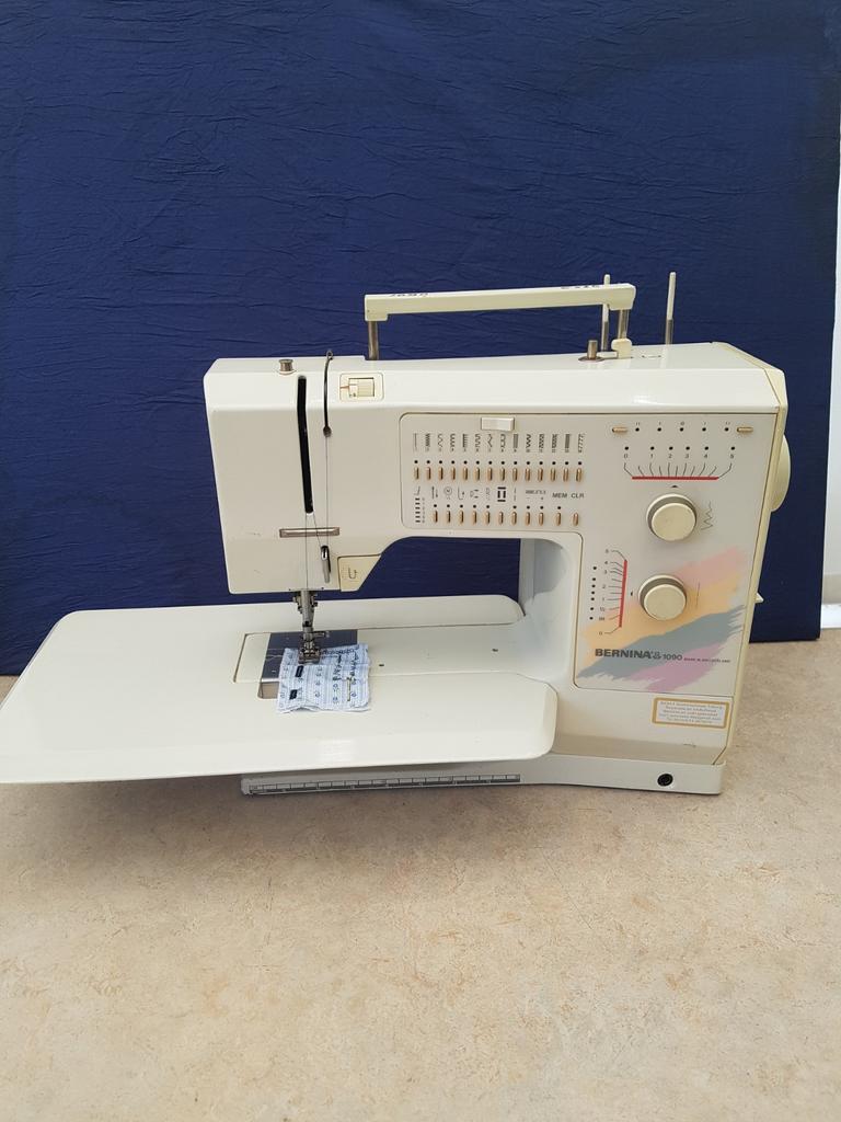 Bernina 1090 incl groot onderhoud in prijs verlaagd, Ophalen of Verzenden, Zo goed als nieuw, Lockmachine, Bernina