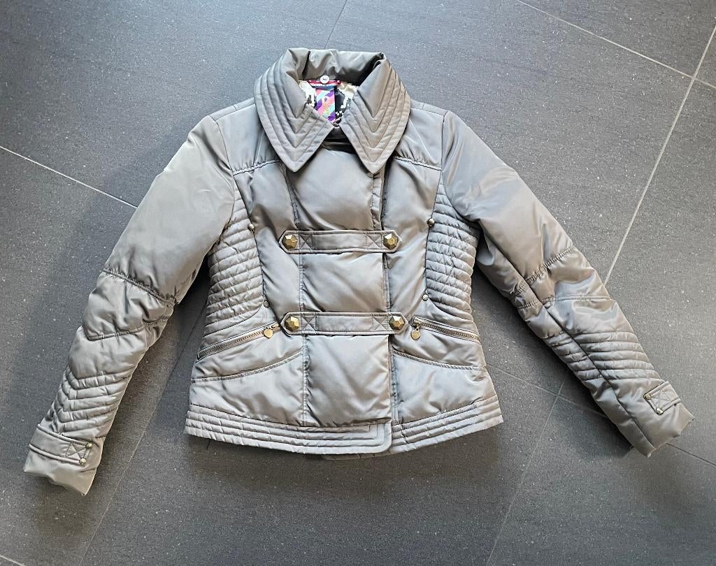 Stijlvolle damesjas met leuke accenten, maat 38, merk Daite, Kleding | Dames, Jassen | Winter, Ophalen, Zo goed als nieuw, Maat 38/40 (M)