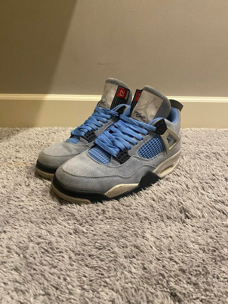 Air Jordan 4 Retro University Blue - Maat 42, Kleding | Heren, Schoenen, Verzenden, Blauw, Sneakers of Gympen