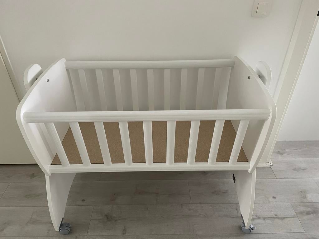 Wieg in goede staat met matras, Kinderen en Baby's, Ophalen, Zo goed als nieuw, Wieg