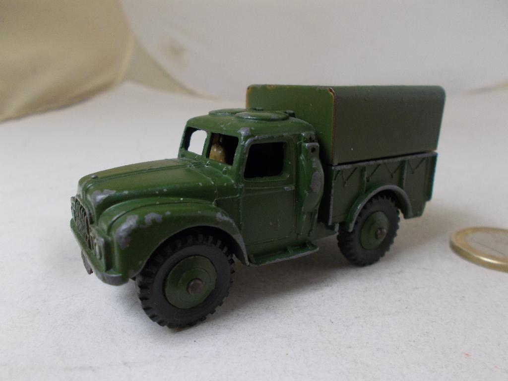 1954 Dinky Toys 641 ARMY 1 TON CARGO TRUCK +HUIF+DRIVER (S)
