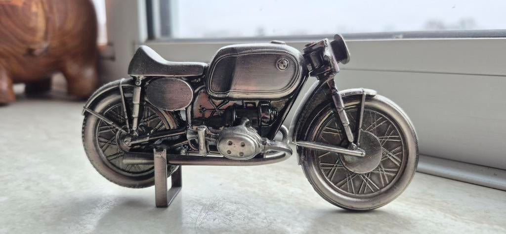 BMW R-serie modelauto - Jaren 70 metaal, Hobby en Vrije tijd, Modelauto's | 1:18, Ophalen of Verzenden, Gebruikt, Motor, Overige merken