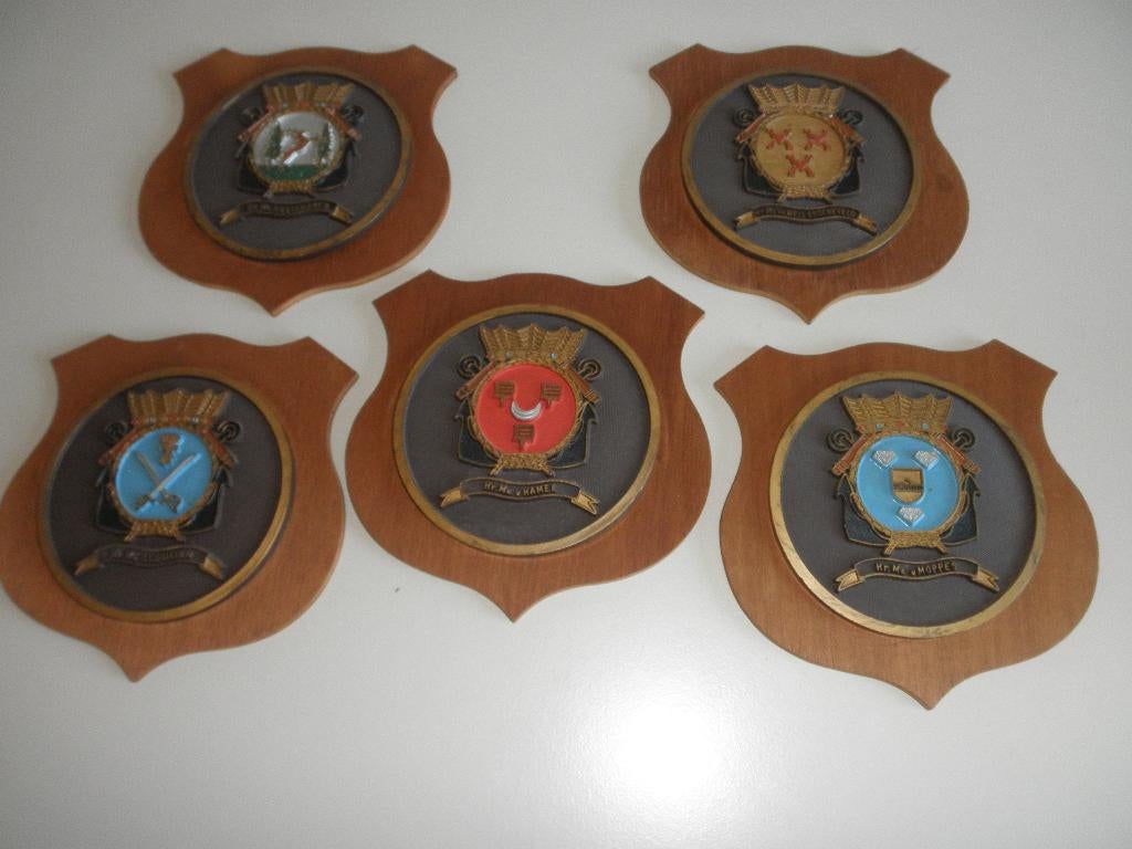 5 Wapenschildjes, Verzamelen, Ophalen of Verzenden, Marine, Nederland