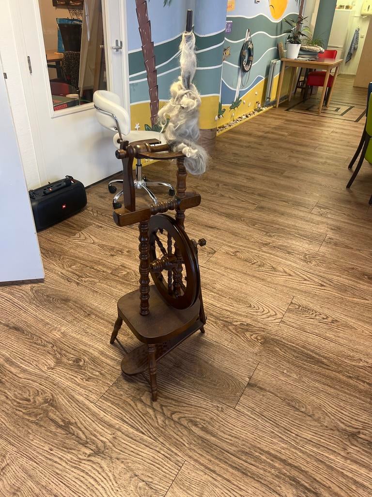 Antiek Spinnewiel, Ophalen, Gebruikt, Spinnewiel