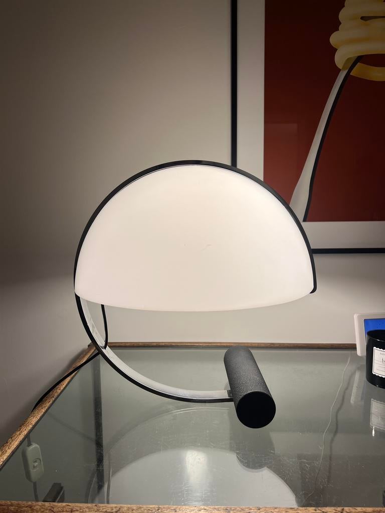 Iconische design tafellamp – Stilnovo / Artimeta (Italië), Ophalen of Verzenden, Zo goed als nieuw, Metaal, Minder dan 50 cm