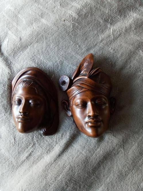 2 indonesie bali wandhoofden vrouw / man / bruid / bruidegom, Antiek en Kunst, Ophalen