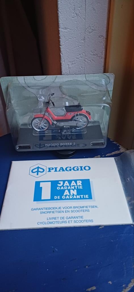 Piaggio garantieboekje en schaalmodel Boxer 2., Ophalen of Verzenden