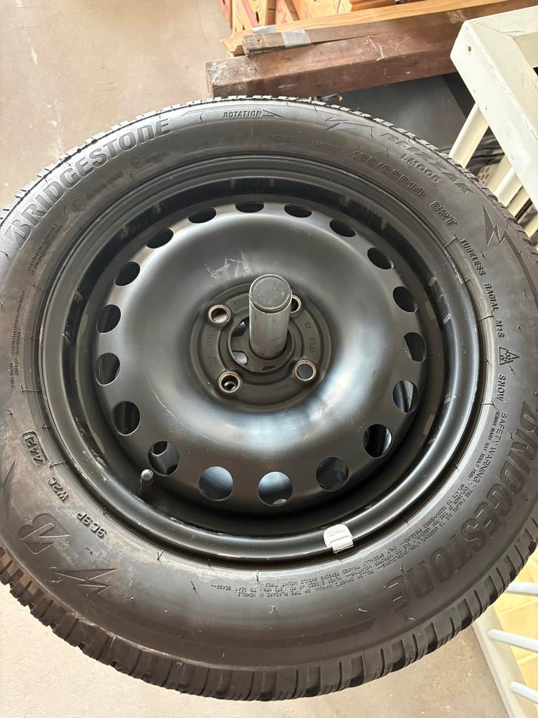 Winterbanden 4x100 14 inch, Auto-onderdelen, Banden en Velgen, Ophalen, 14 inch, 175 mm, Banden en Velgen