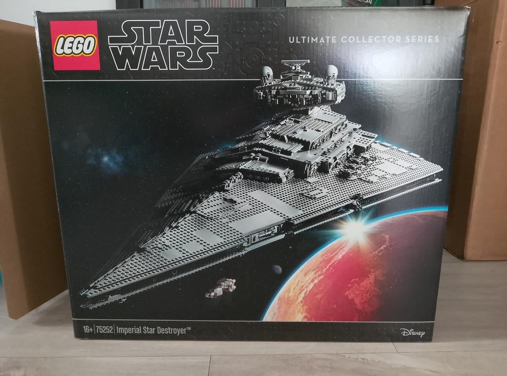 LEGO Star Wars UCS Imperial Star Destroyer - 75252, Ophalen of Verzenden, Zo goed als nieuw