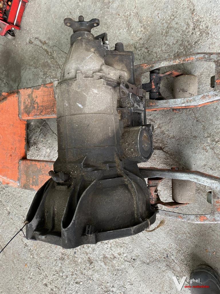 Mercedes W123 Diesel Automaatbak 123 270 02 01 722 113 00 02, Ophalen, Gebruikt, -, -