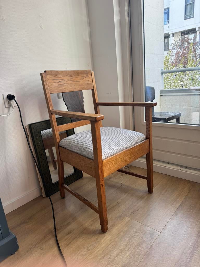 Houten stoel, Ophalen