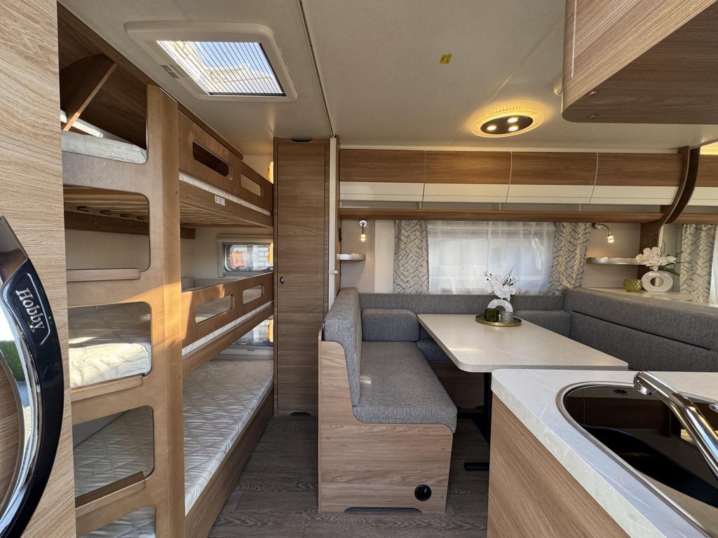 Hobby De Luxe 560 KMFE met 3 persoons stapelbed *7 Slaapplaa, Caravans en Kamperen, Caravans, Ringverwarming, Hobby, Overige typen