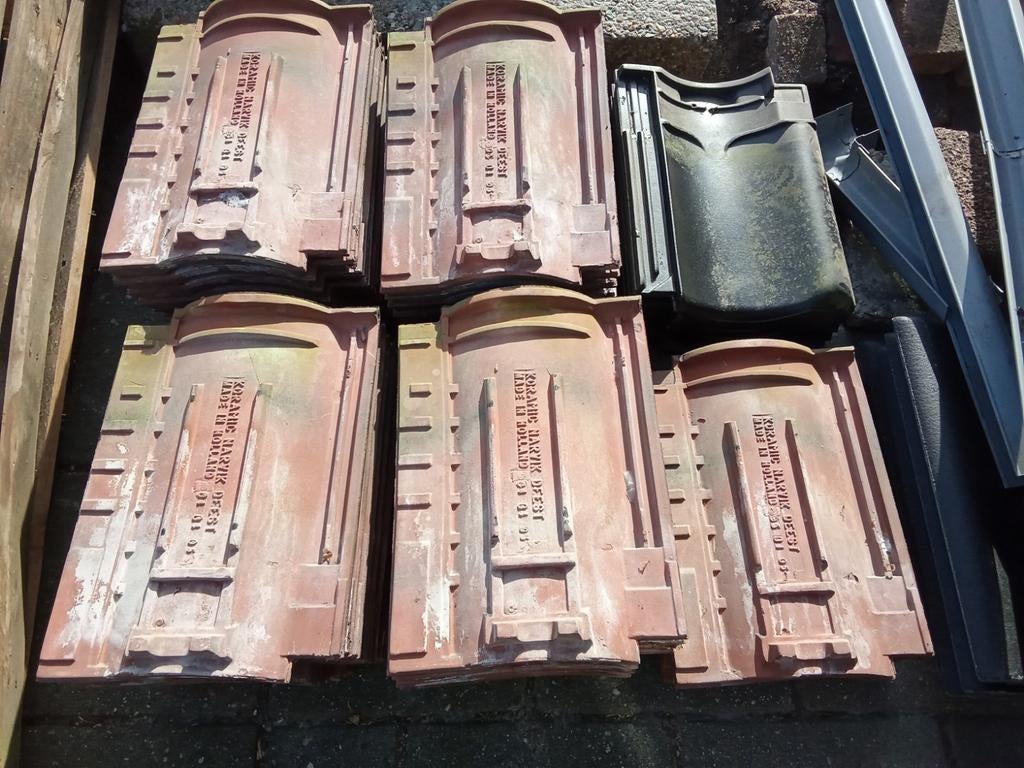 50 gebruikte Koramic Narvik dakpannen, Doe-het-zelf en Verbouw, Dakpannen en Dakbedekking, Ophalen, Gebruikt, Steen of Klei, 5 tot 10 m²