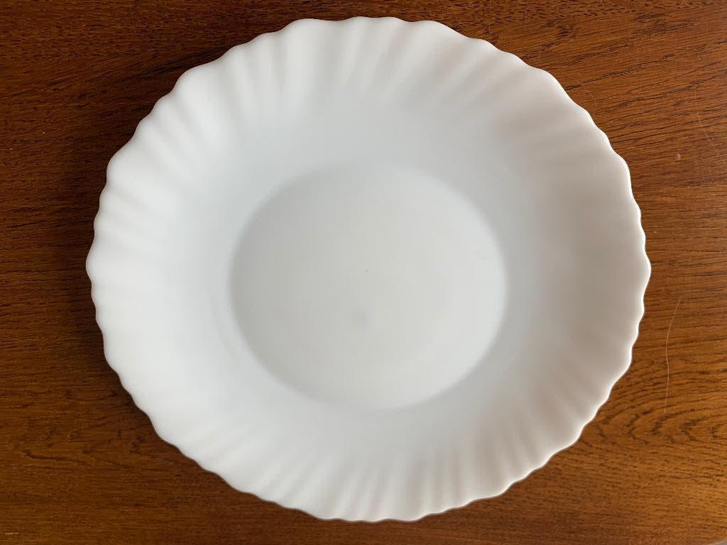 Bord/Schaal Gekartelde Rand "Arcopal" Extra Resistant Nieuw, Nieuw, Ophalen of Verzenden, Glas, Bord(en)