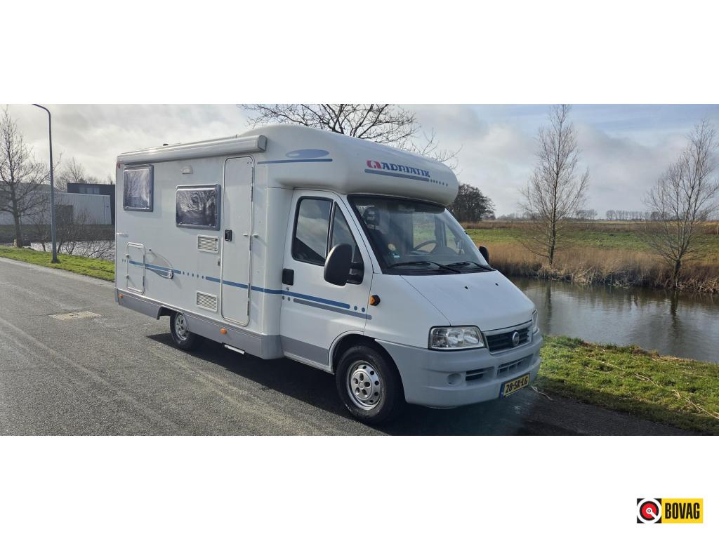 Adria Adriatik 574 sp compact, Caravans en Kamperen, Campers, Ringverwarming, Fiat, Bedrijf, Tot en met 3