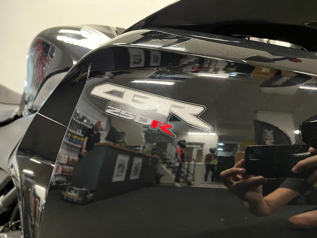 Honda CBR 250 R (bj 2011) - foto 3