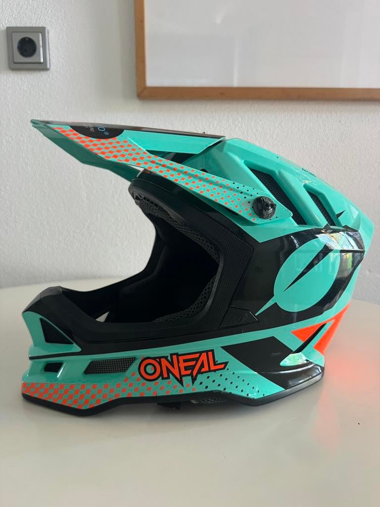Cross helm bmx helm mtb helm, Fietsen en Brommers, Fietsaccessoires | Fietshelmen, Ophalen of Verzenden