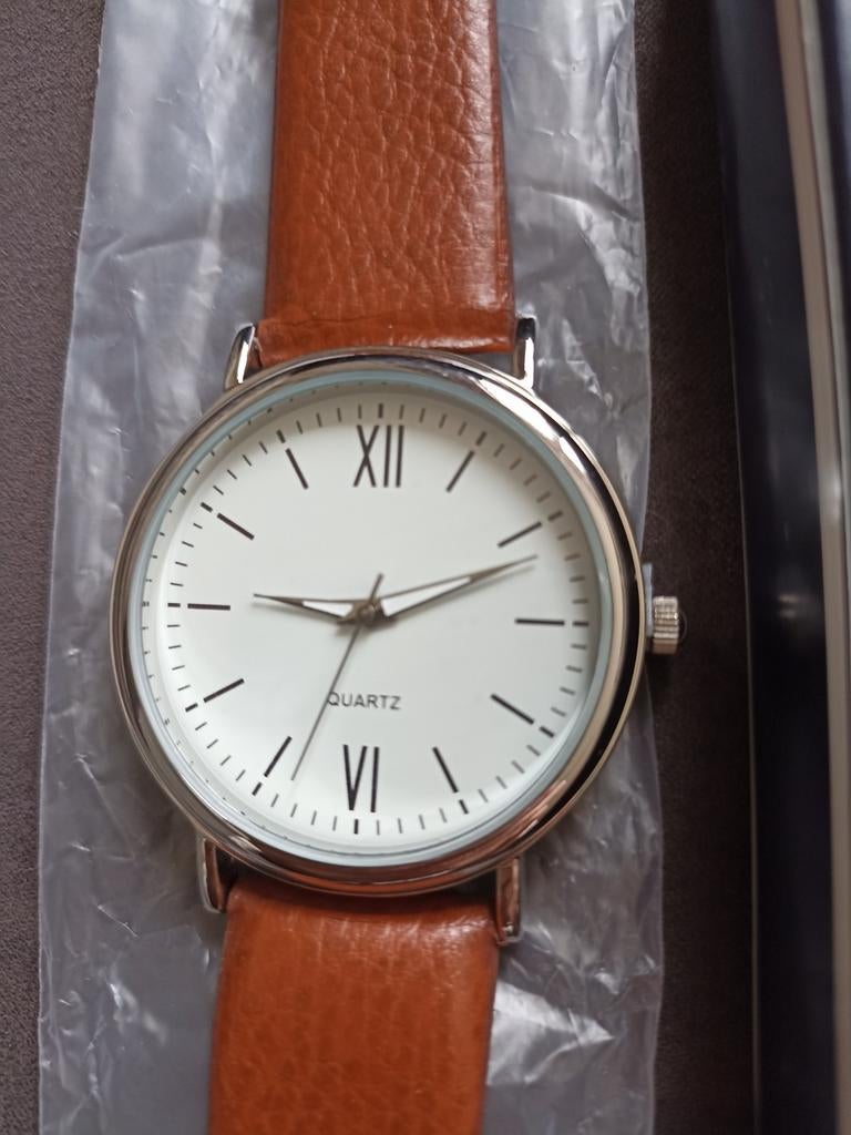 Heren quertz horloge met doosje bruine band en zilverkeurig, Ophalen of Verzenden, Nieuw, Leer, Overige merken