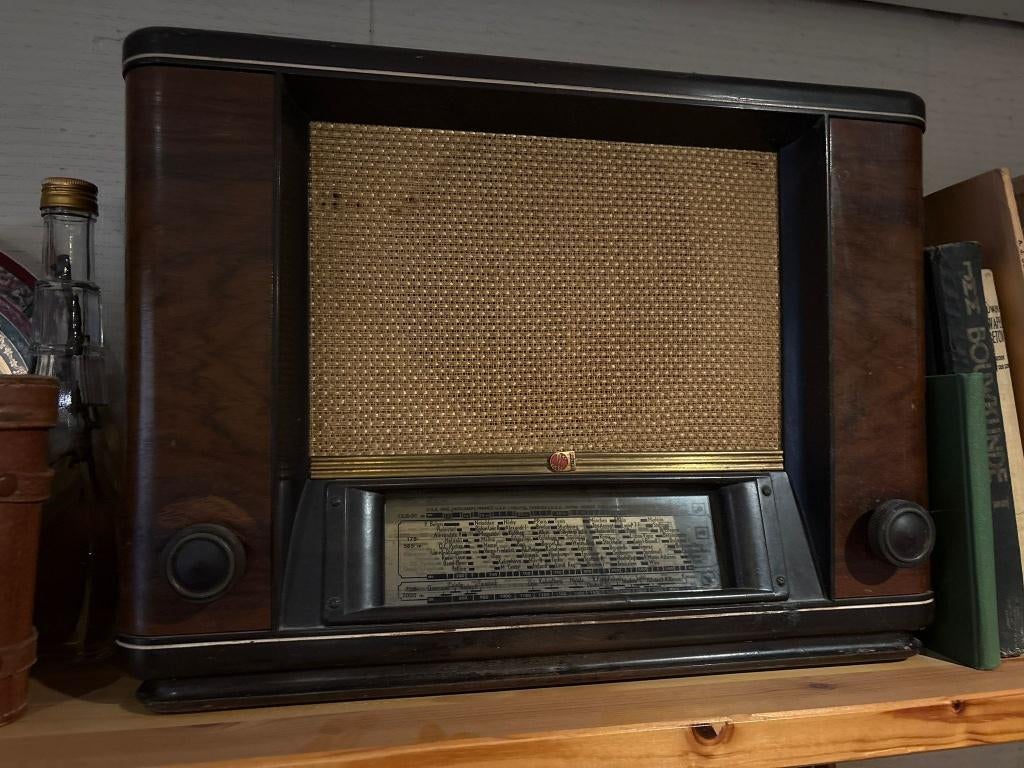 Vintage Philips buizenradio jaren 50 – hout/bakeliet, Ophalen