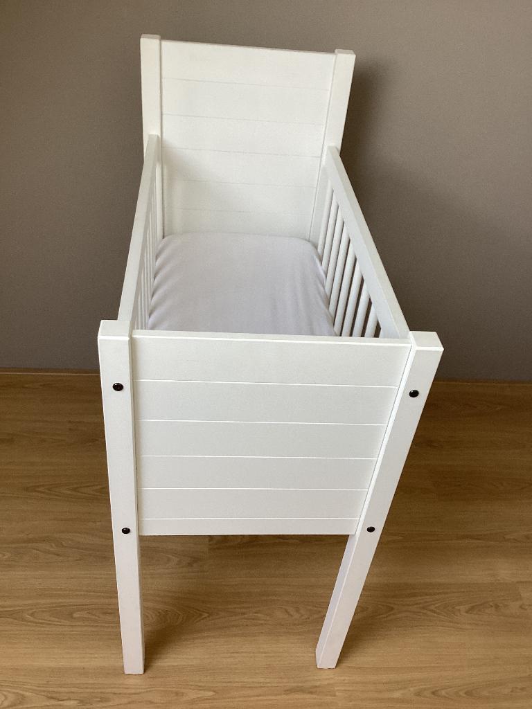 Baby wiegje Kidsmill Noa met matras, Kinderen en Baby's, Babywiegjes en Ledikanten, Ophalen of Verzenden, Zo goed als nieuw, Wieg