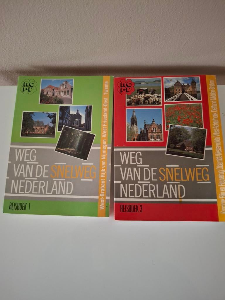 NCRV Weg van de Snelweg reisboeken 1 en 3, Ophalen of Verzenden, Reisgids of -boek, Benelux, Gelezen