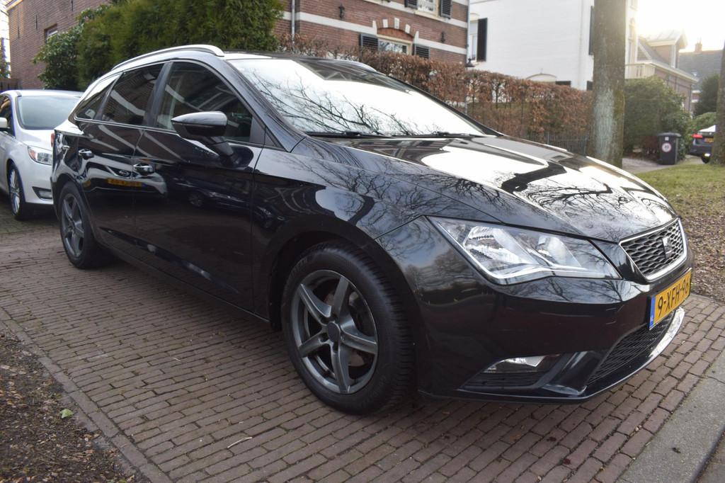 Seat Leon ST 1.6 TDI Style Ecomotive Navi/Cruise, Voorwielaandrijving, Euro 5, Stof, Gebruikt