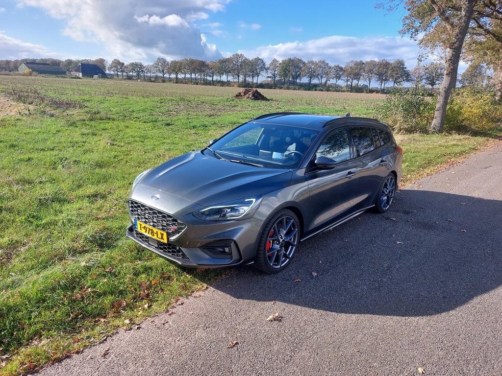 Ford Focus 2.3 Ecoboost 280pk 2020 Grijs, Auto's, Zwart, 4 cilinders, 2261 cc, Handgeschakeld