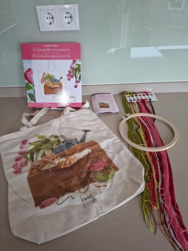 Franciens Katten borduurpakket voor canvas tas, Ophalen of Verzenden, Nieuw, Handborduren, Borduurpakket