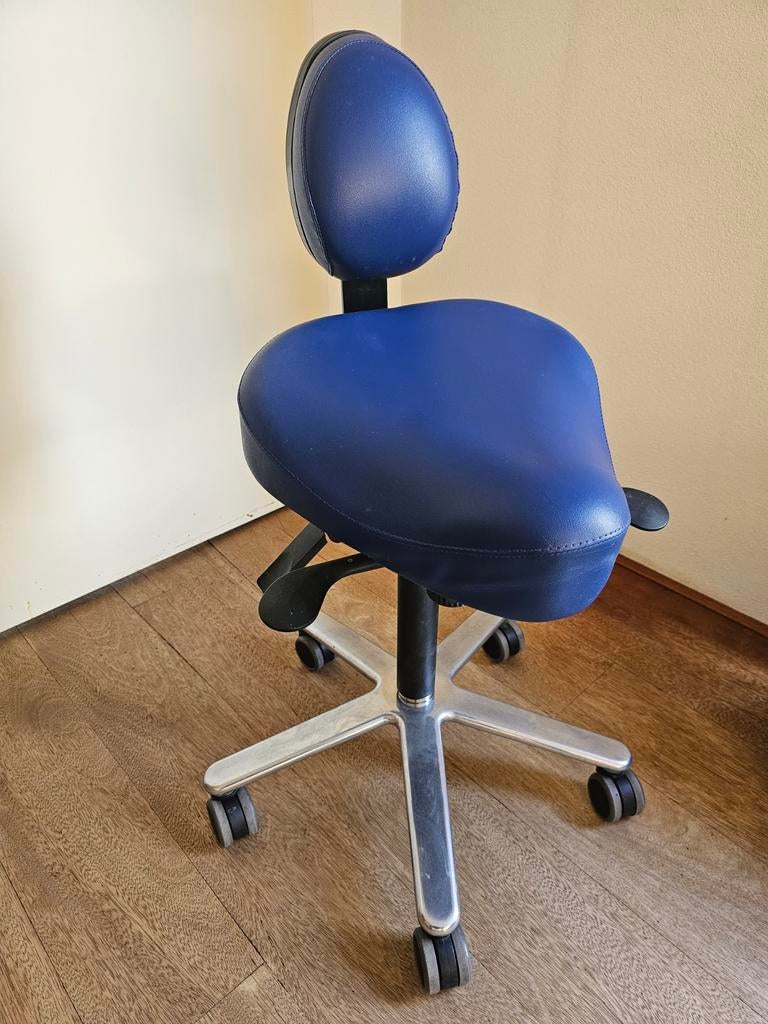 Tandarts werkstoel - Zeer goede staat, nieuwe wielen, Huis en Inrichting, Bureaustoelen, Ophalen, Zo goed als nieuw, Blauw, Bureaustoel