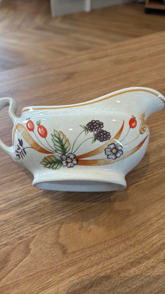 Saus/ Juskom van een Churchill servies, Ophalen of Verzenden, Porselein, Overige stijlen, Kom(men)