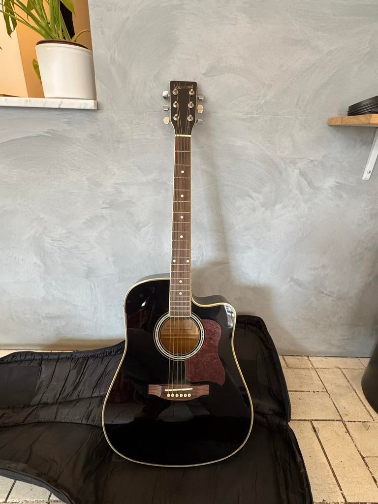 Vanderson akoestische/half elektrische gitaar met hoes, Ophalen, Zo goed als nieuw, Western- of Steelstringgitaar, Met (piezo-)element