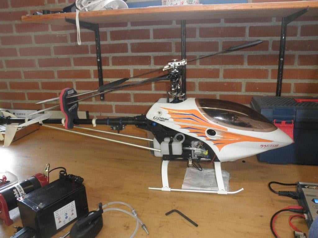 bestuurbare helicopter, Ophalen, Zo goed als nieuw, Helikopter