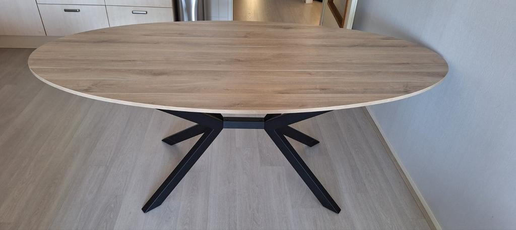 Te koop ovalen eettafel, Huis en Inrichting, Ophalen, Nieuw, 50 tot 100 cm, Vijf personen of meer
