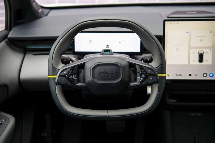 Lynk & Co 02 More 66 kWh Panoramadak | 360 camera | Harman K, Automaat, Gebruikt, Overige modellen, 1795 kg