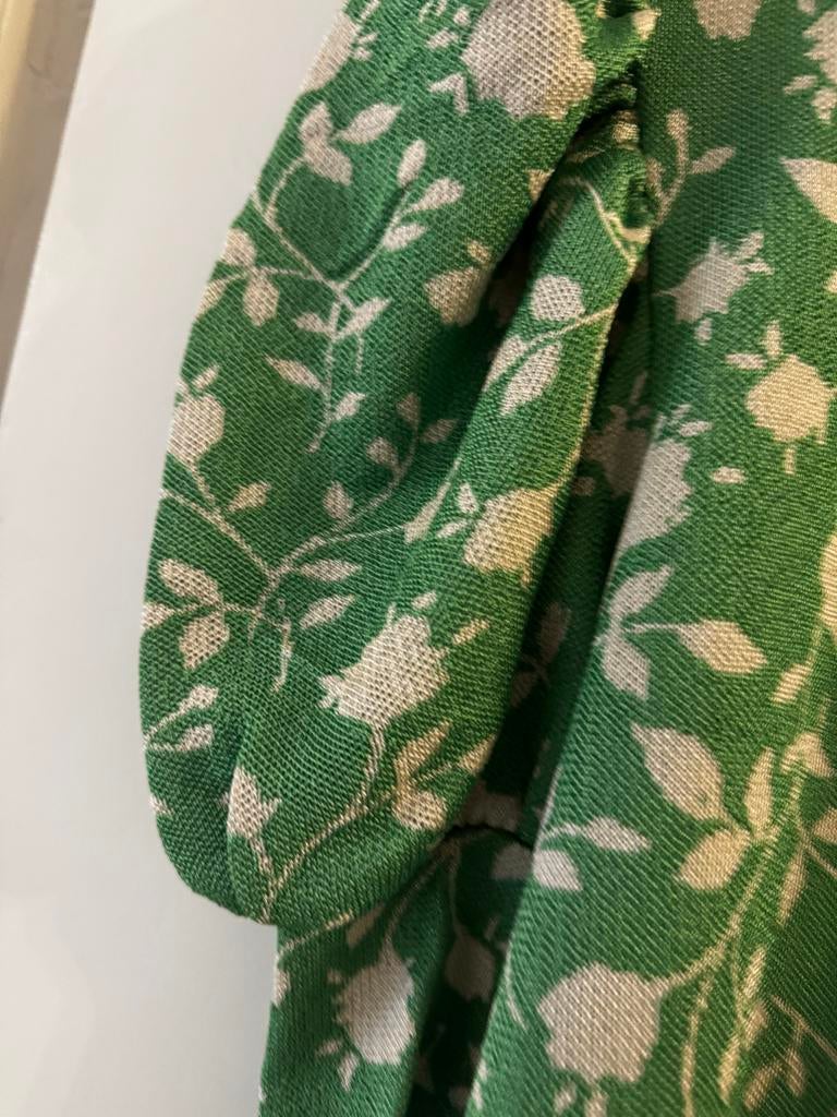 Groene jurk met bloemenprint, Maat 38/40 (M), Ophalen of Verzenden, Knielengte, Gedragen